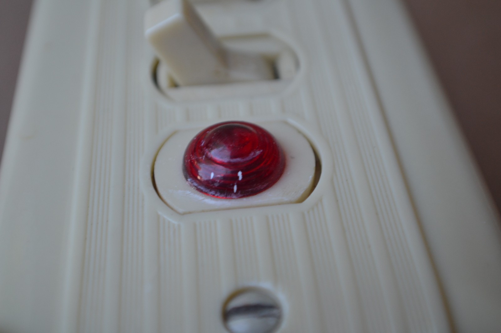 Vint. Slater Single Despard Toggle Switches W/Pilot Light. Uniline Cover. Ivory