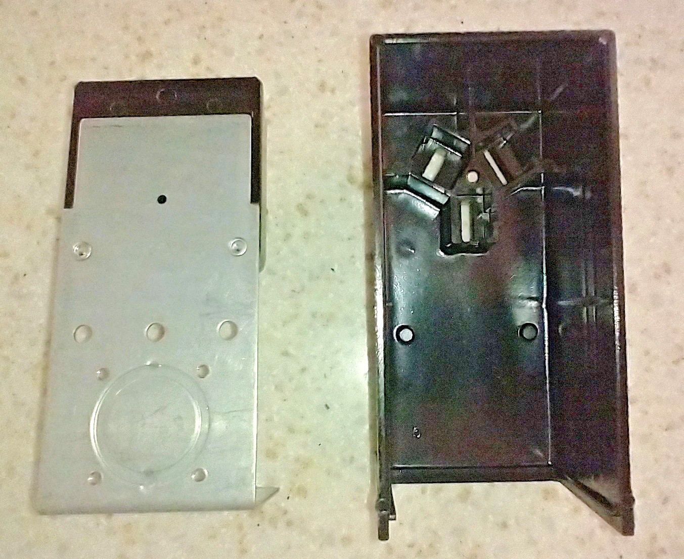 NEMA 10-50R Leviton Wall Receptacle 50A-125/250V Surface-Mount Range Outlet 3P3W