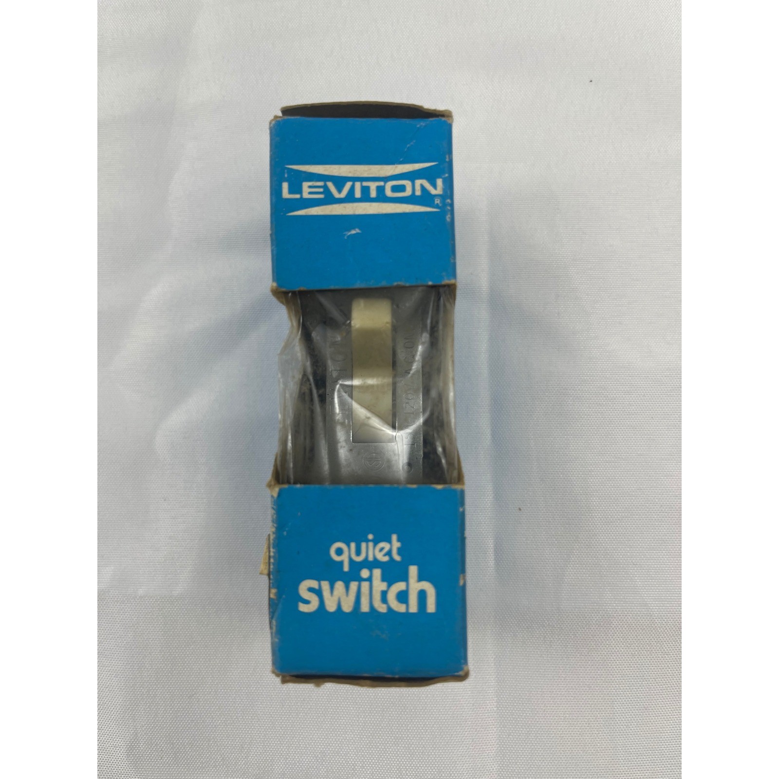 Vintage Leviton Quiet Switch Single Pole Toggle Ivory New Old Stock NOS 15A 120V