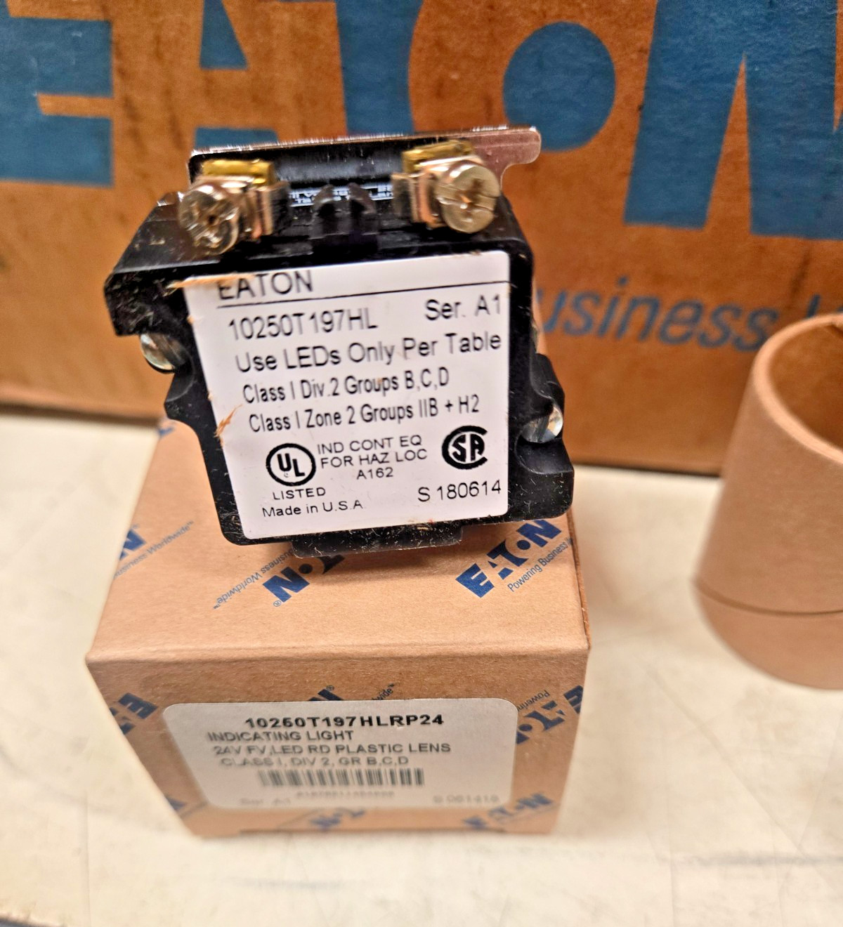 NEW EATON CUTLER HAMMER 10250T197HLRP24 RED Indicating Pilot Light 24 VAC VDC