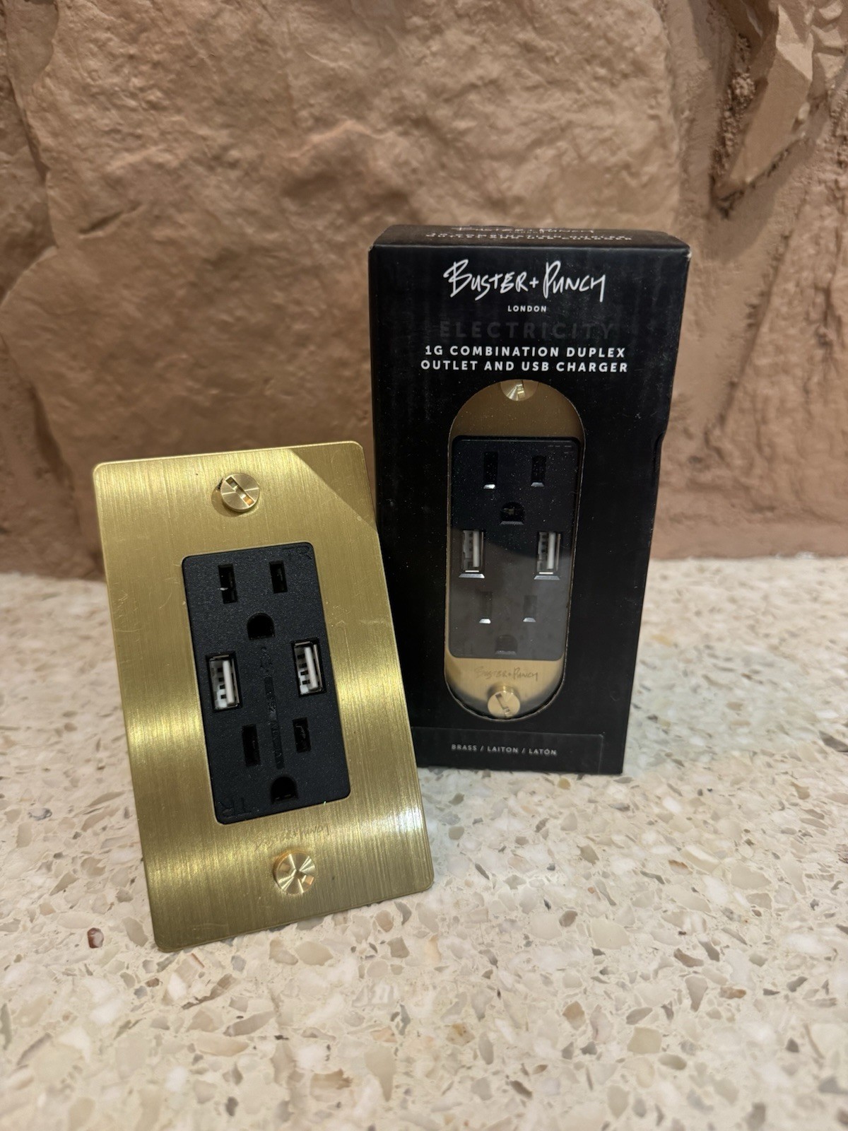 Buster & Punch 1G Duplex Outlet With USB A (Brass)
