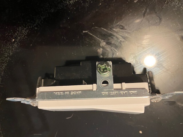 11 pieces LEVITON  WHITE 15A-120V Decora Switch Single pole