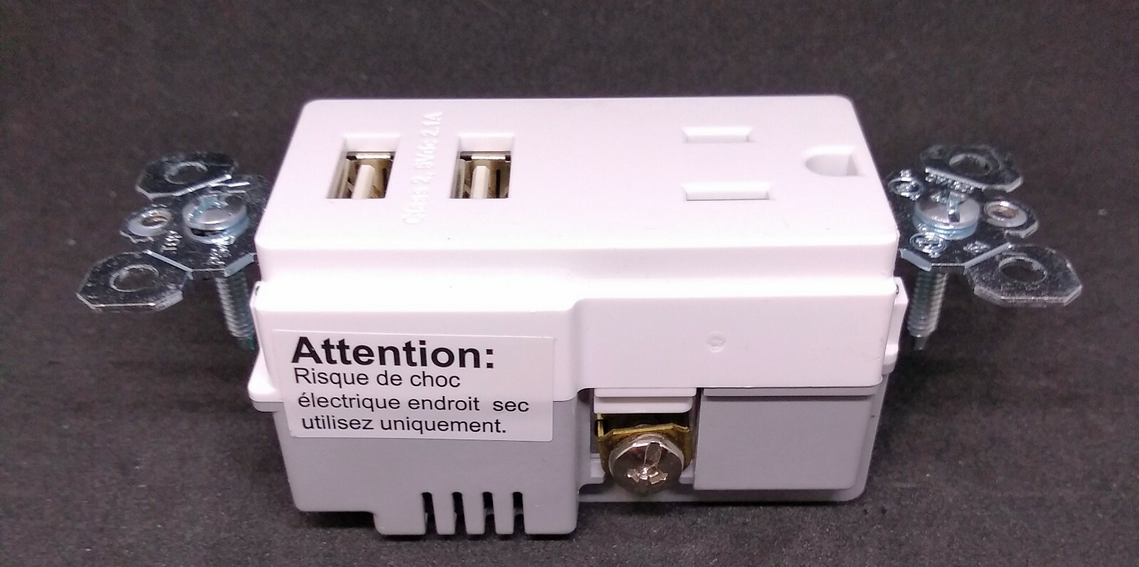 Legrand Pass Seymour WHITE USB Outlet 2.1 Amp 15 Amp Outlet TM8USBW FREE SHIP c