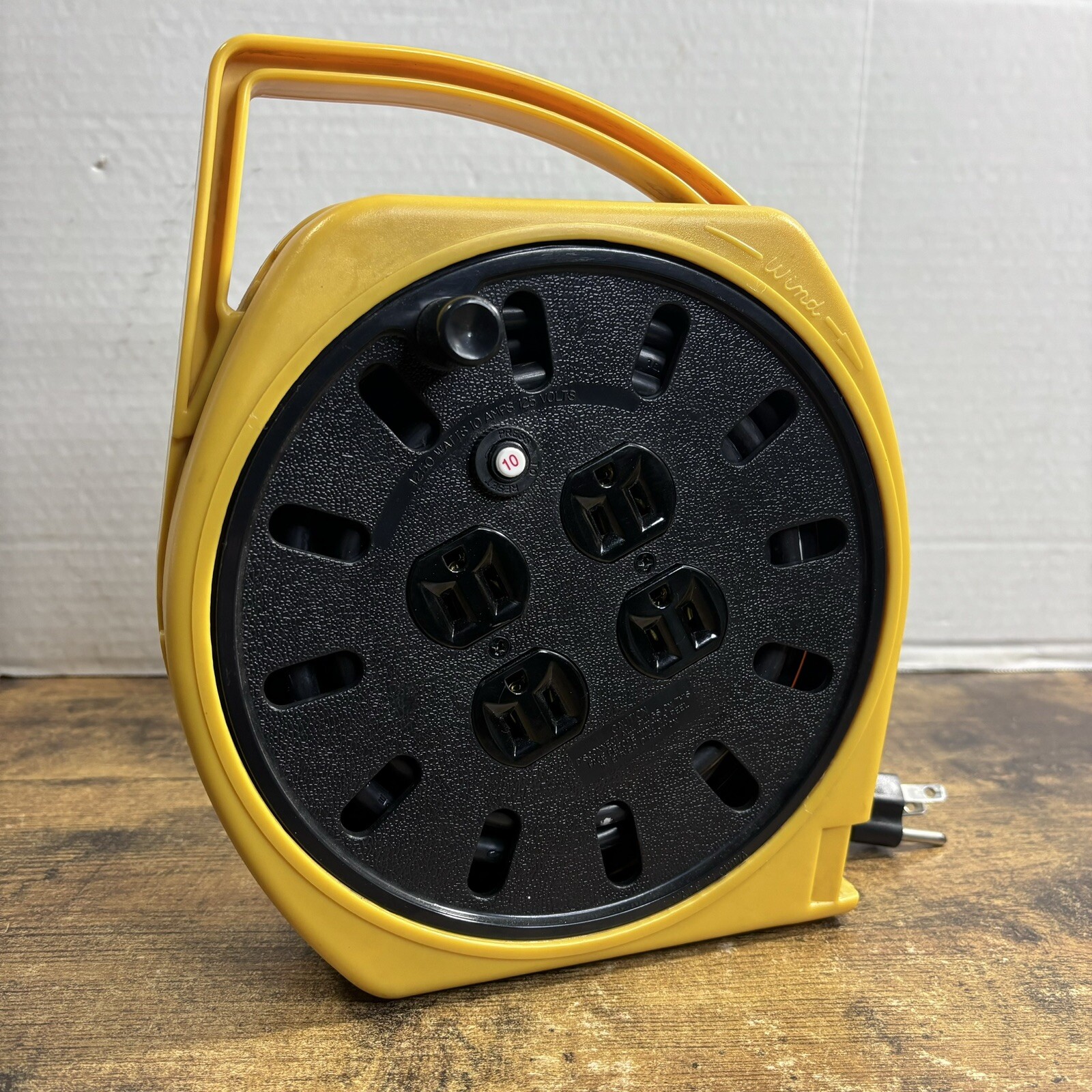General Commercial Industrial Multiplug Extension Cord Reel 4 Outlets 6000-25G
