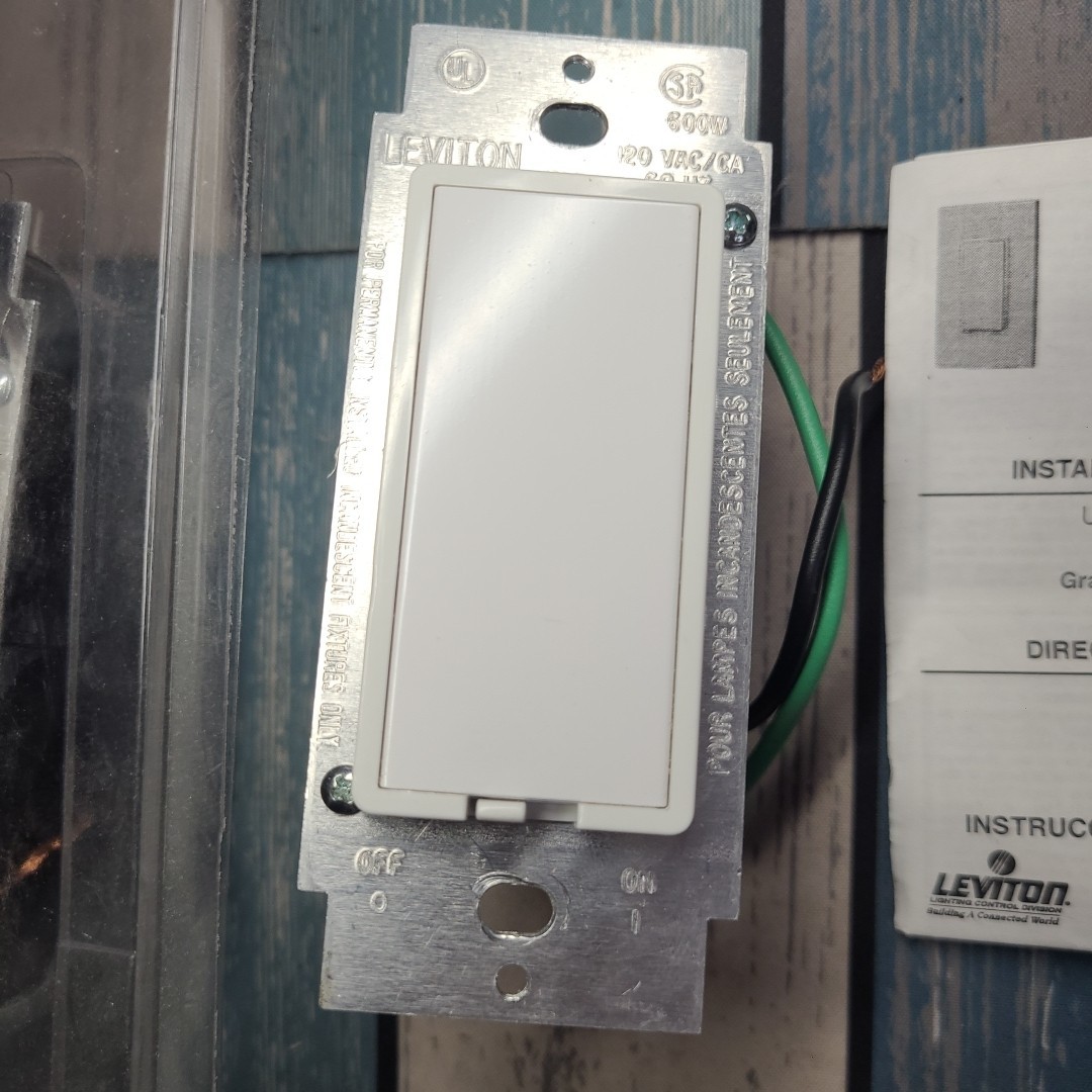 LOT of 2 Leviton TRUE TOUCH WHITE Decora 600 Watt Incandescent TOUCH Dimmer 6606