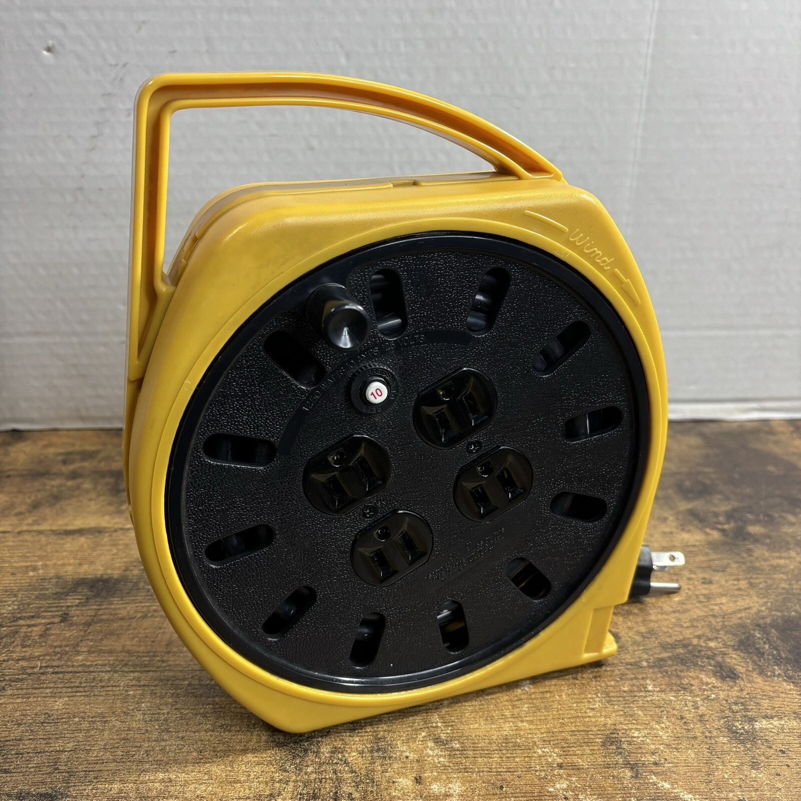 General Commercial Industrial Multiplug Extension Cord Reel 4 Outlets 6000-25G