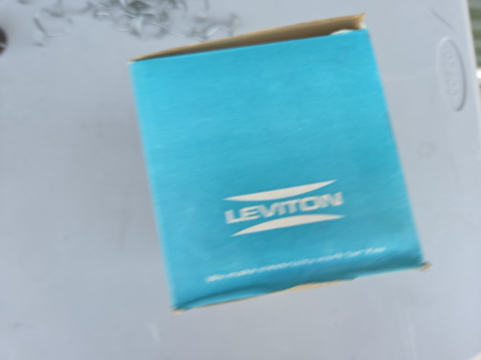 23-USA BAKELITE 1982 LEVITON NO. 167 660W 250V WEATHERPROOF PIN-TYPE LAMPHOLDER