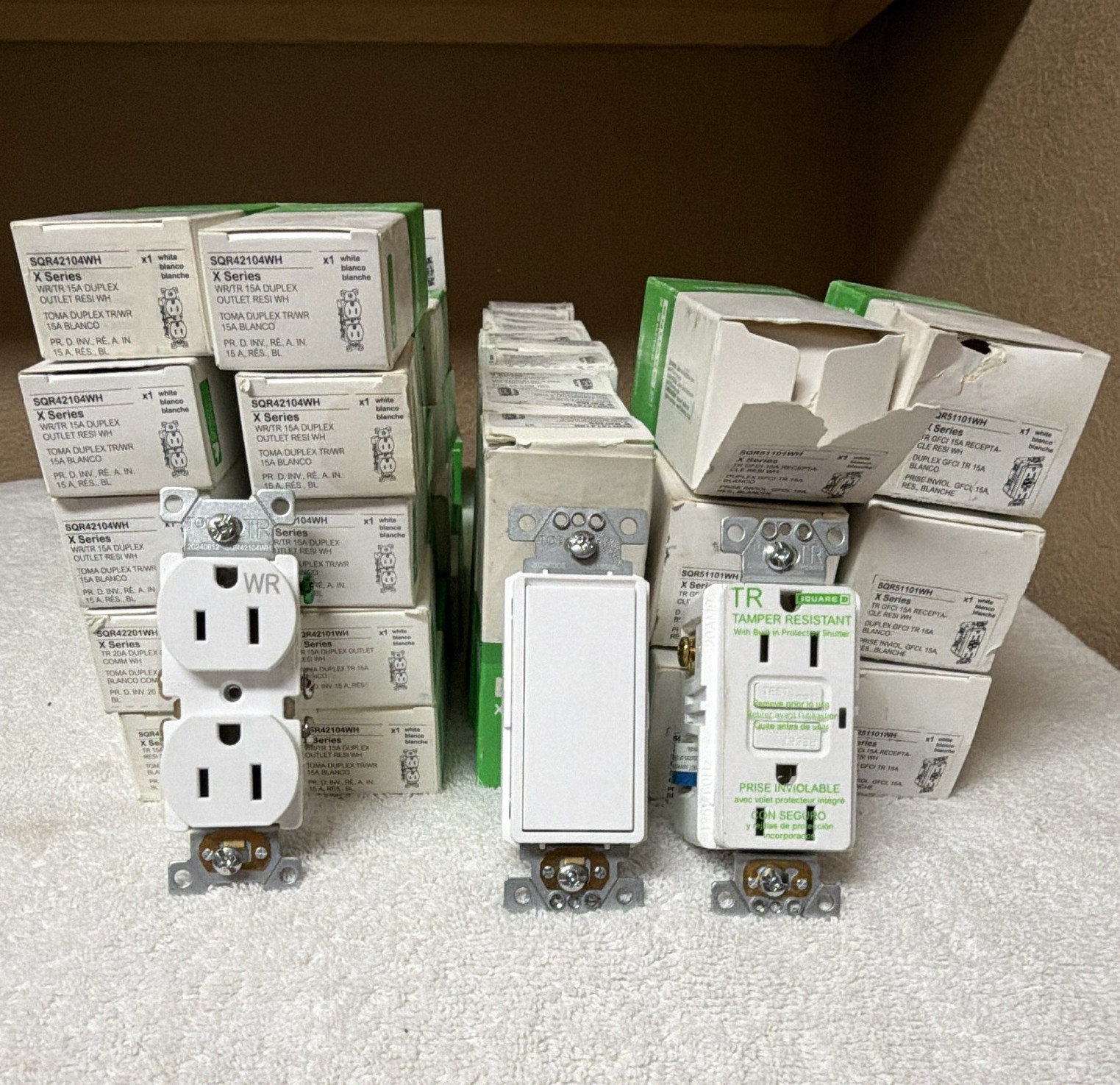 Mix Schneider Electric X Series White Duplex TR/WR GFCI Receptacle & Switch Lot
