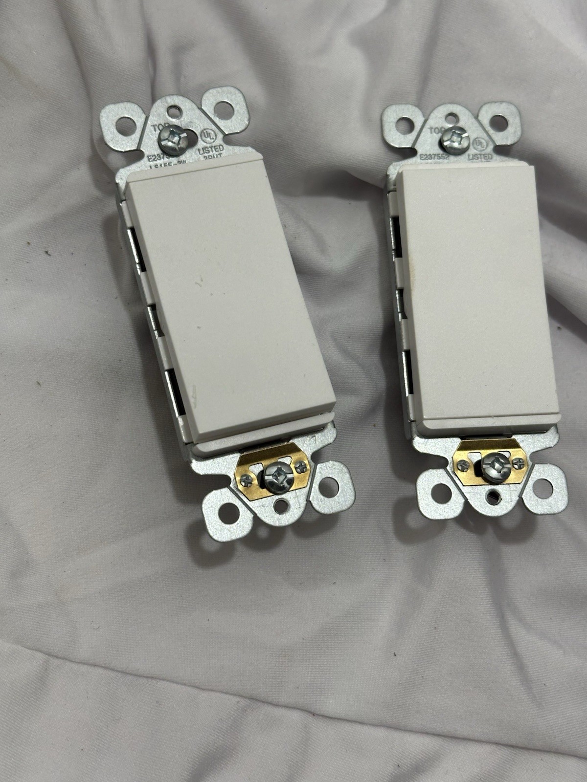 Matte White Single Pole Decorator Light Switch 15 AMP 120-277V 2 Pack