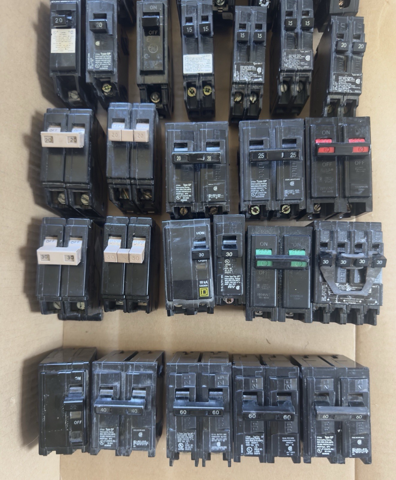 Circuit Breakers Mixed Amps 2-Pole & 1-Pole Lot 39 & Midwest Switches Blackburn