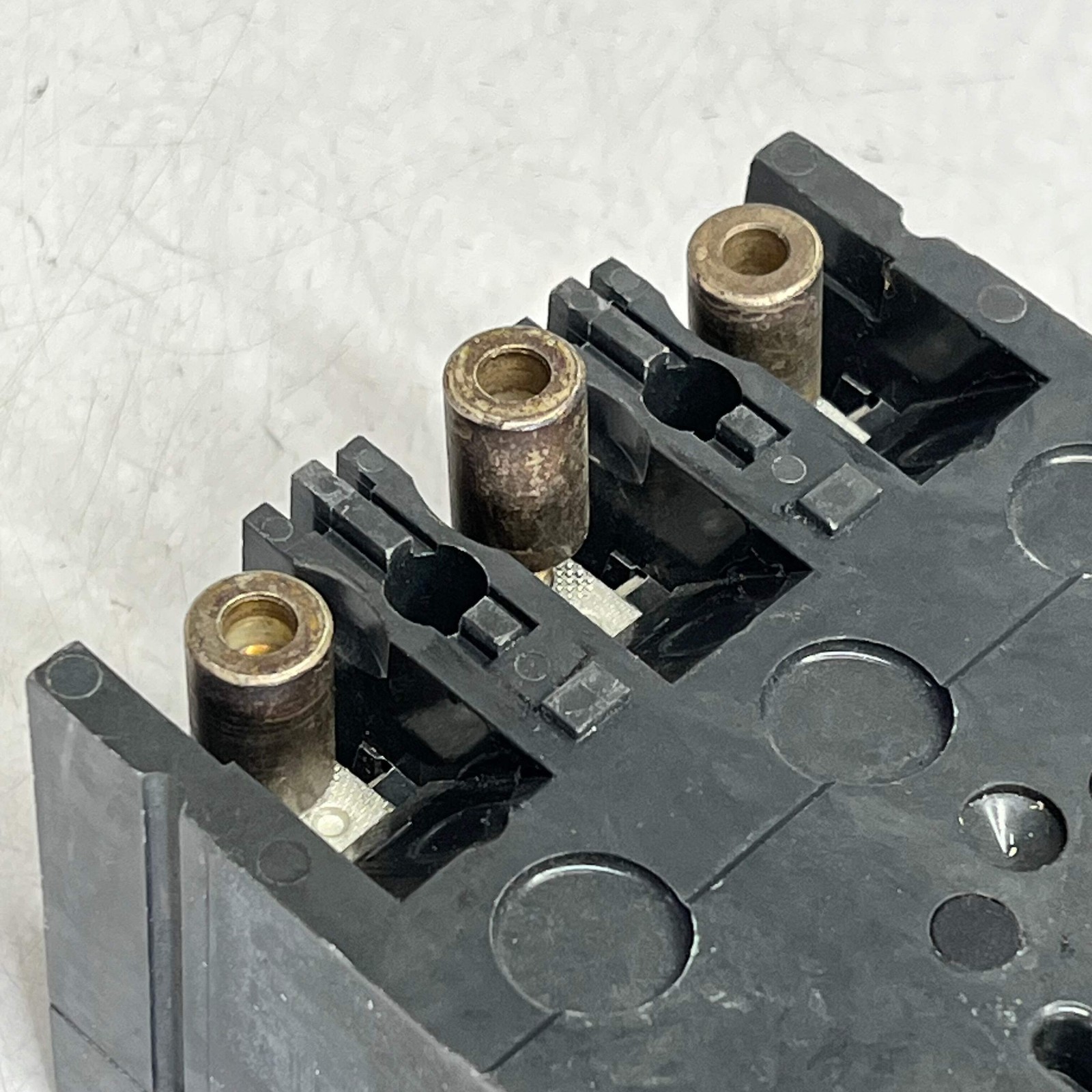GENERAL ELECTRIC Molded Case Circuit Breaker 23 AMP 3 Pole TED134025 (Used)