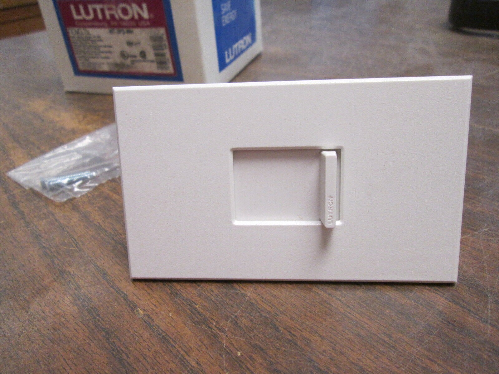 Lutron Nova T 3-Way General Purpose Switch NT-3PS-WH 20A 120/277V New Surplus