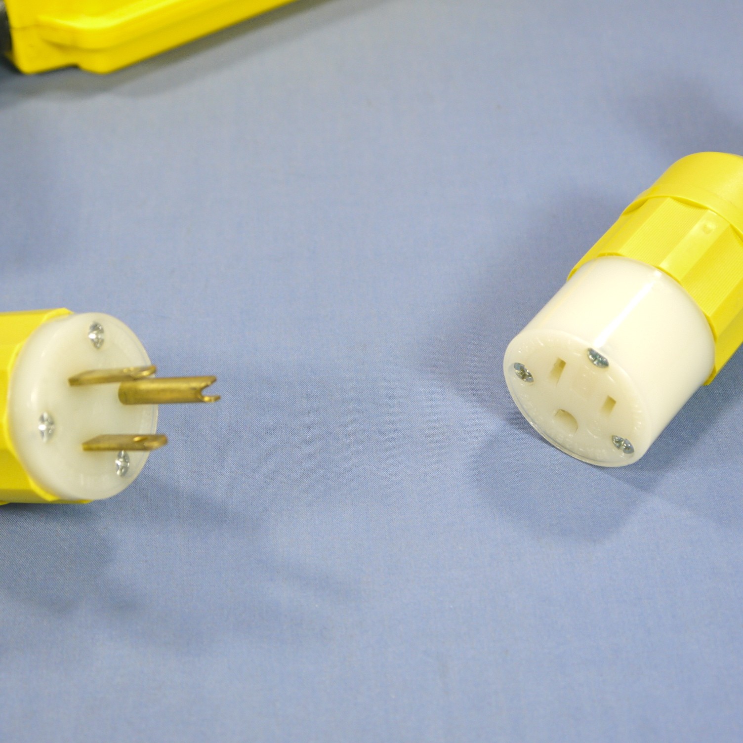 Leviton Industrial Reset GFCI 3′ Extension Cord Set 5-15 15A 120V Bulk 69591-3
