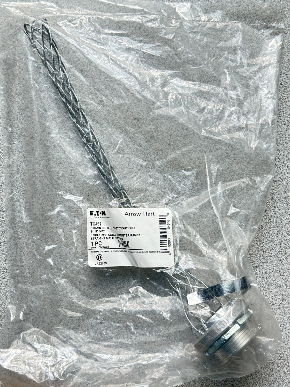 NEW Eaton Arrow Hart TC497 strain relief grip 0.94-1.25″ cord dia., 1-1/4″ NPT