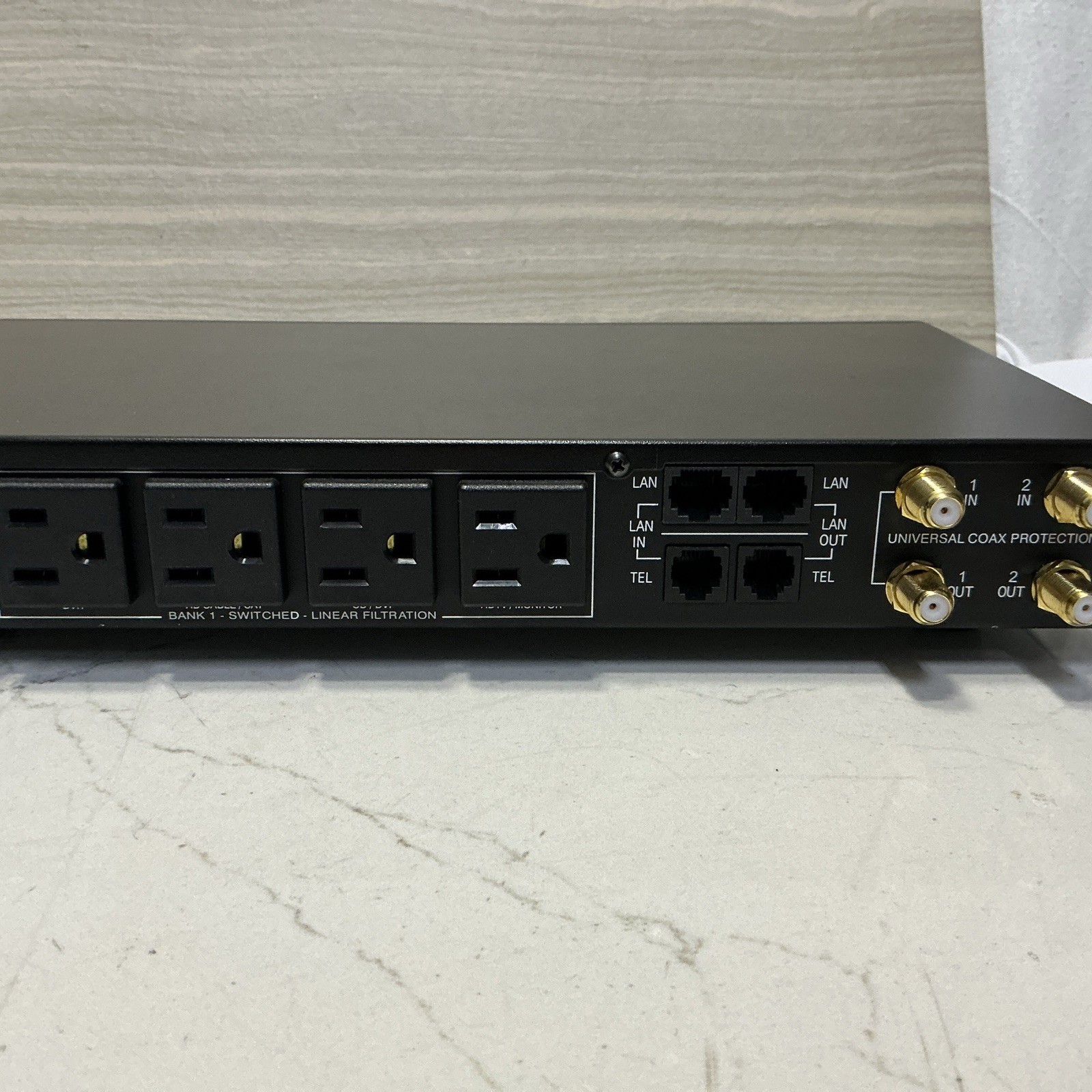 Panamax M4300-PM Transient Voltage Surge Suppressor 120VAC 60Hz Max 15 Amps