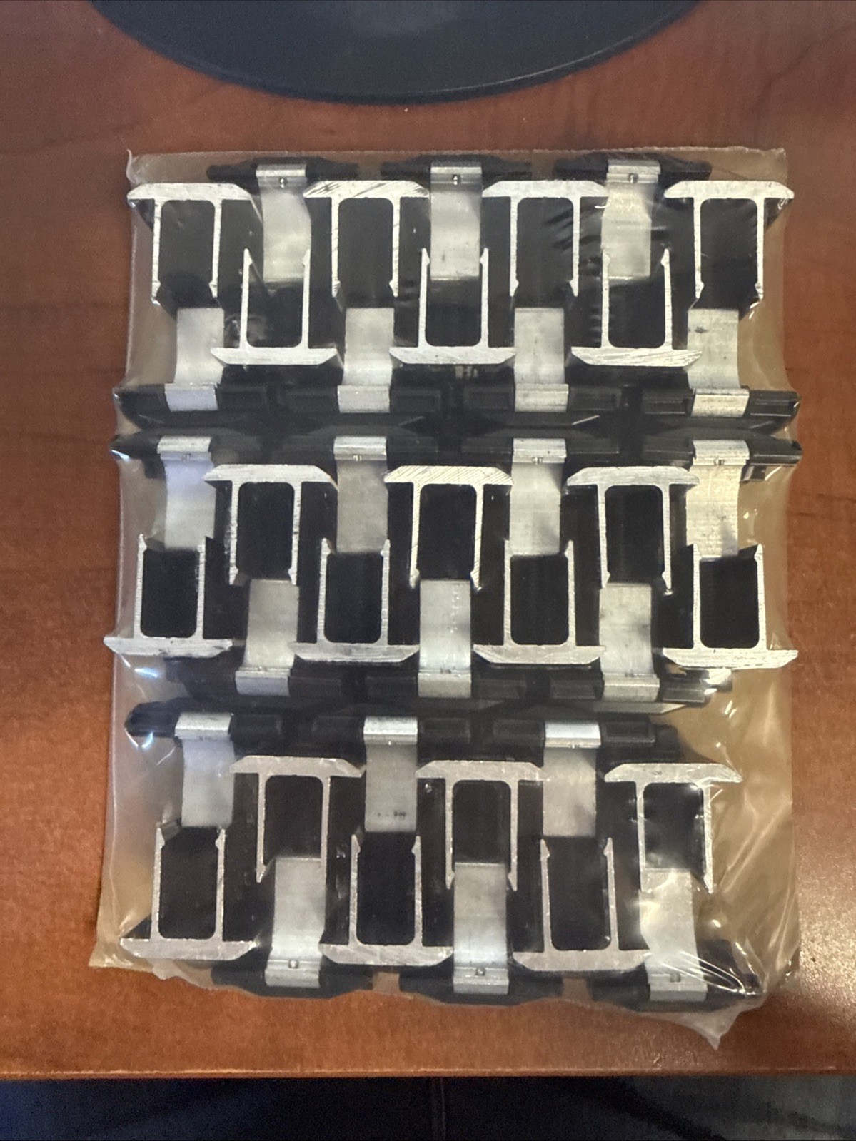 SNAPNRACK 242-02071 ULTRA RAIL MID CLAMP BLACK QTY 20