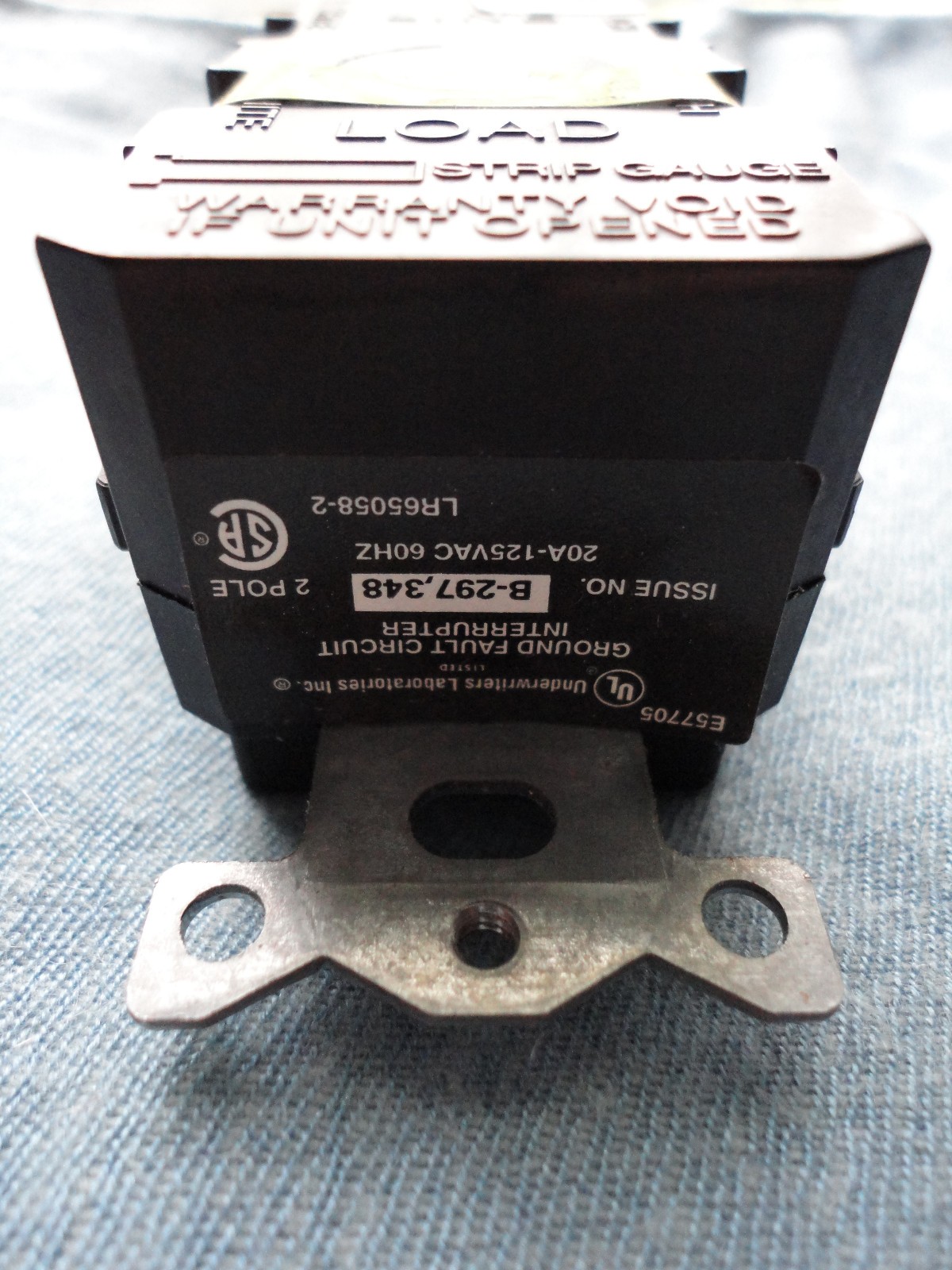 LOT 3 – Lutron 15A GFCI Receptacle Satin Matte Black / SCR-15-GFCI-MN Midnight