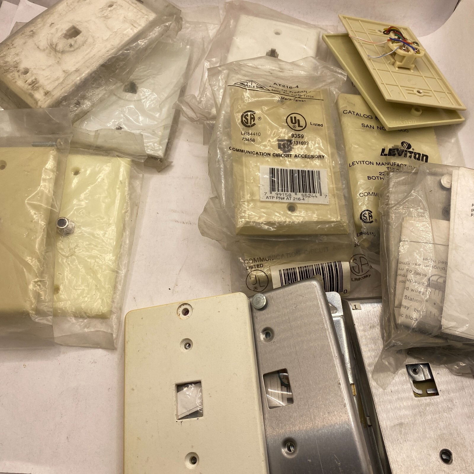 Wall Ports of Various Brands ** FREE & FAST SHIPPING**LOT OF 15 🔔