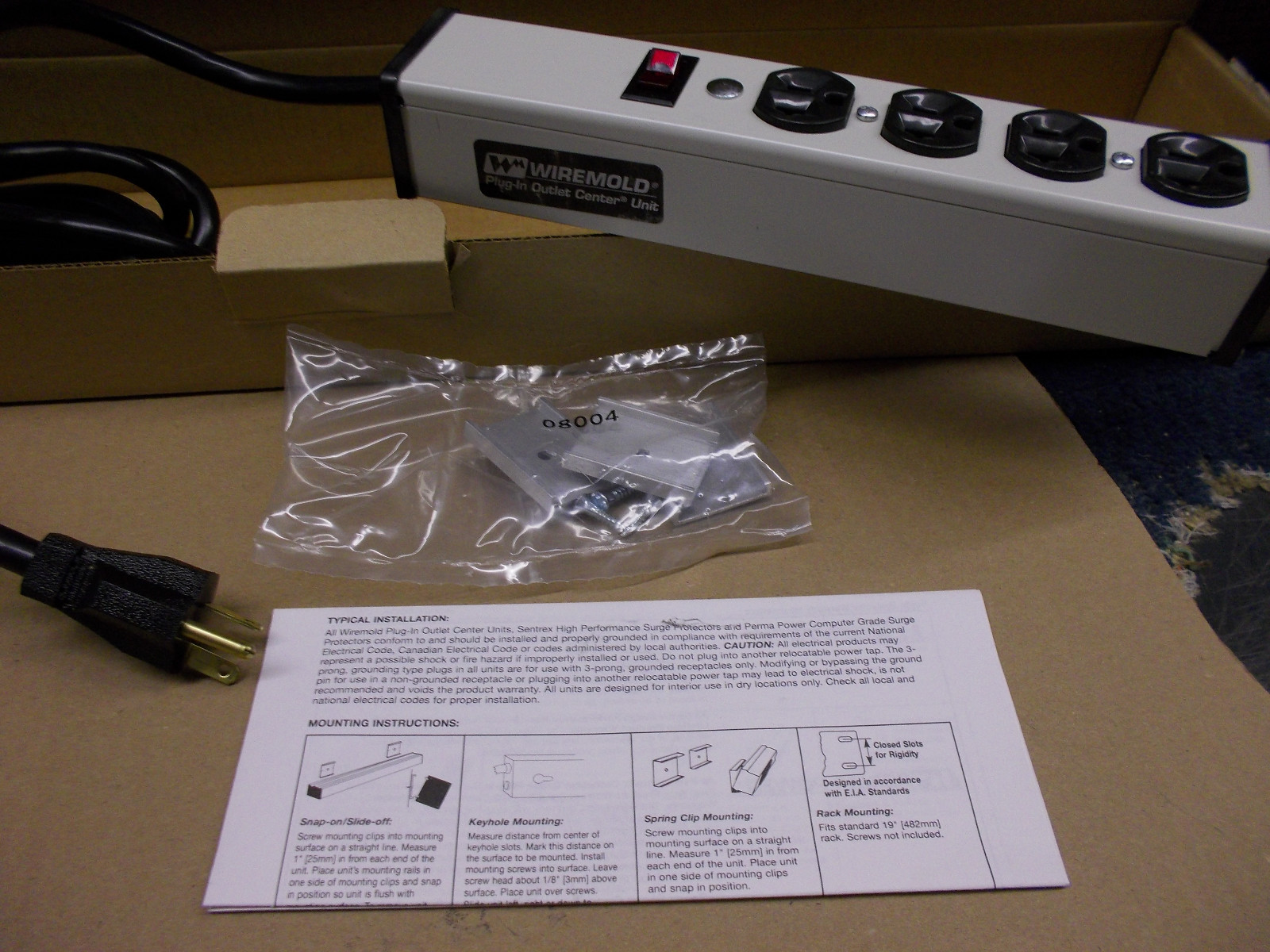 20 Amp 4 Outlet Power Strip with 15′ 12AWG cable, Wiremold ULB420-15, NIB
