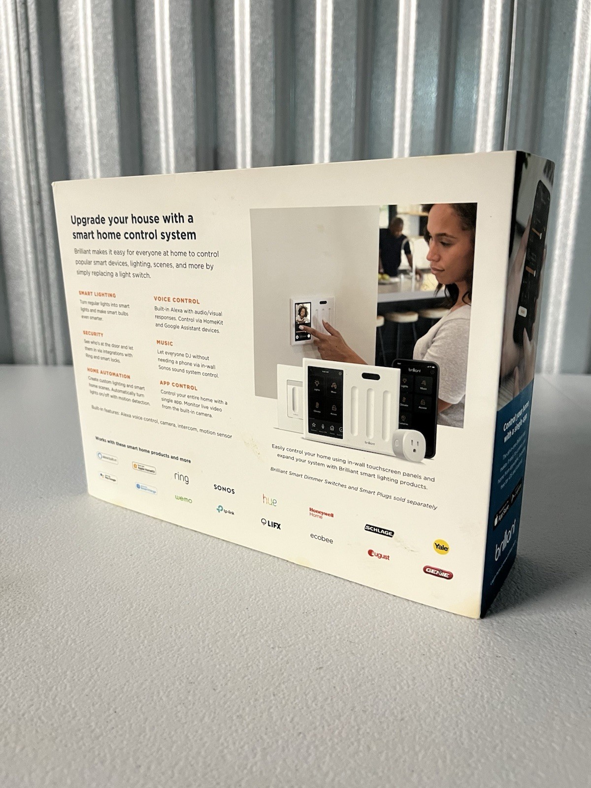 New – Brilliant F3, 3-Switch Panel Smart Home Model: BHA 120US-WH3 G3
