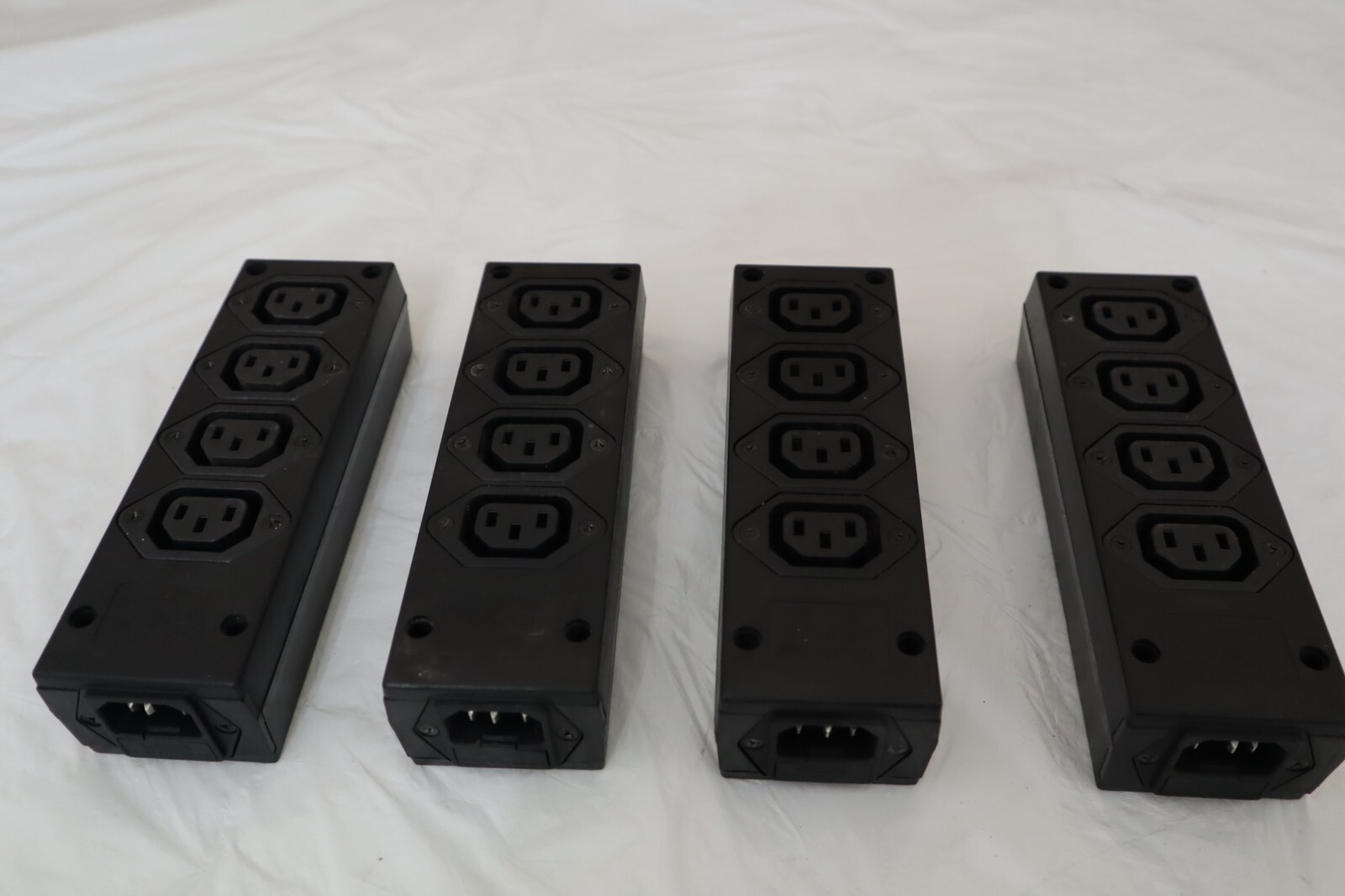 Rich Bay ICSZ-0104 Power outlet strips, 4 Outlets, 10A, 250V Lot of 4