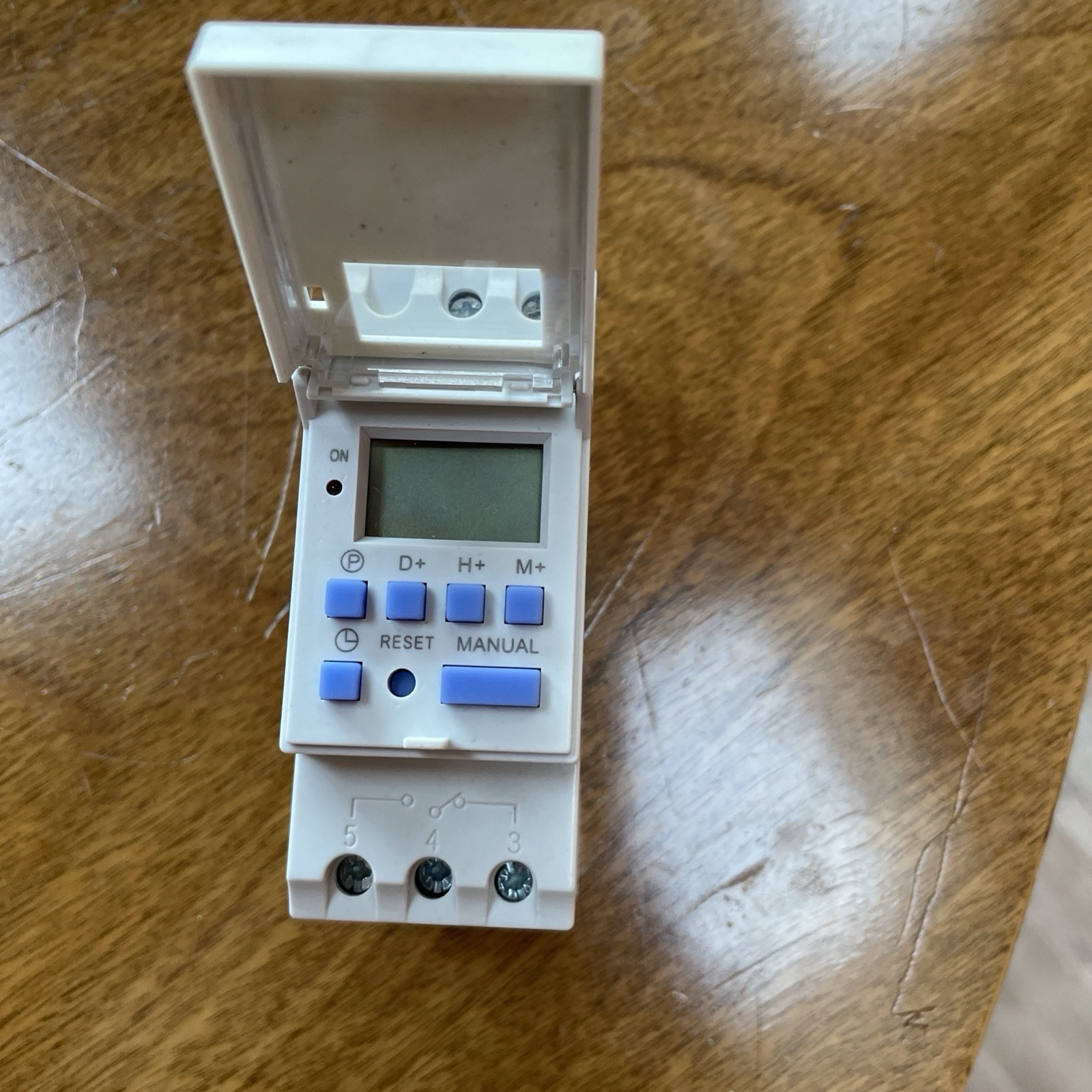 240 Vac 7 day timer switch 16A