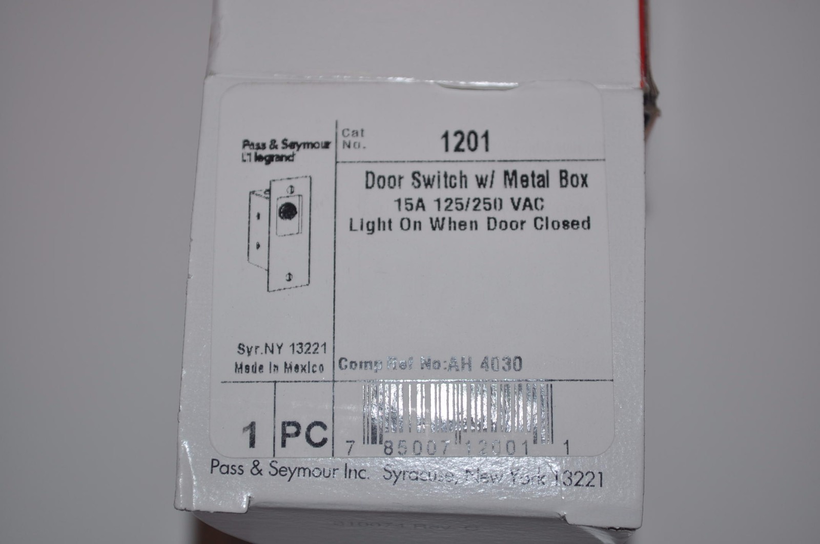 Pass & Seymour Legrand Pressure Sensitive Door Switch 15A Light On Closed 1201