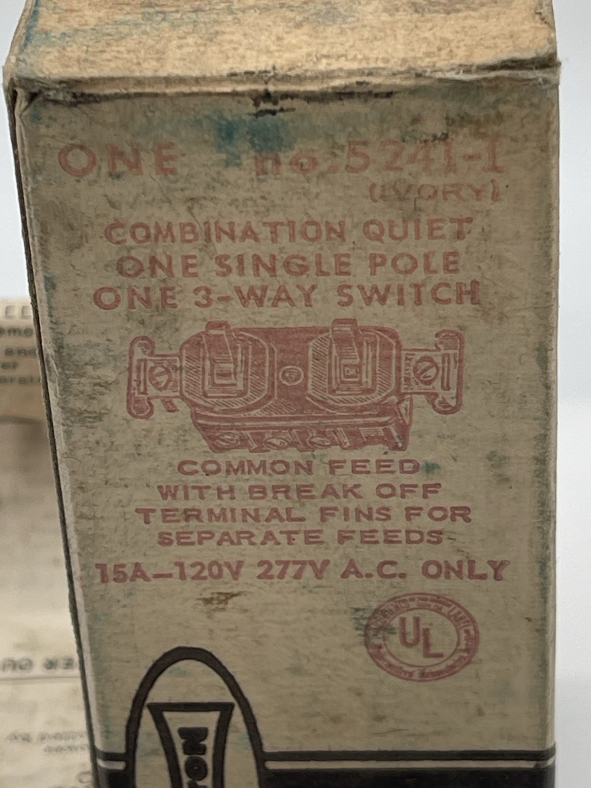 Leviton 5241-I Single-Pole 3-Way AC Combo Switch Ivory 15A 120/277V NOS