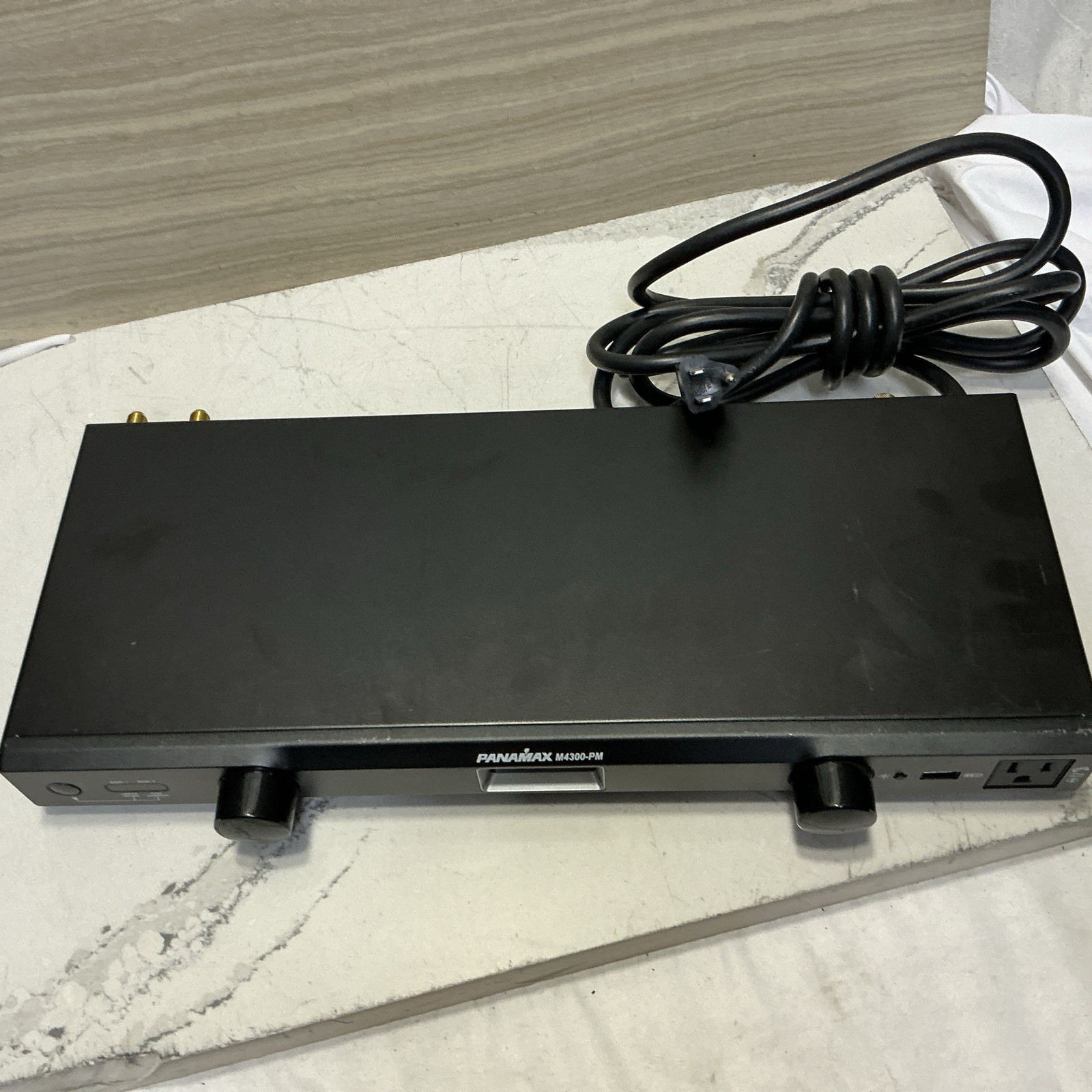 Panamax M4300-PM Transient Voltage Surge Suppressor 120VAC 60Hz Max 15 Amps