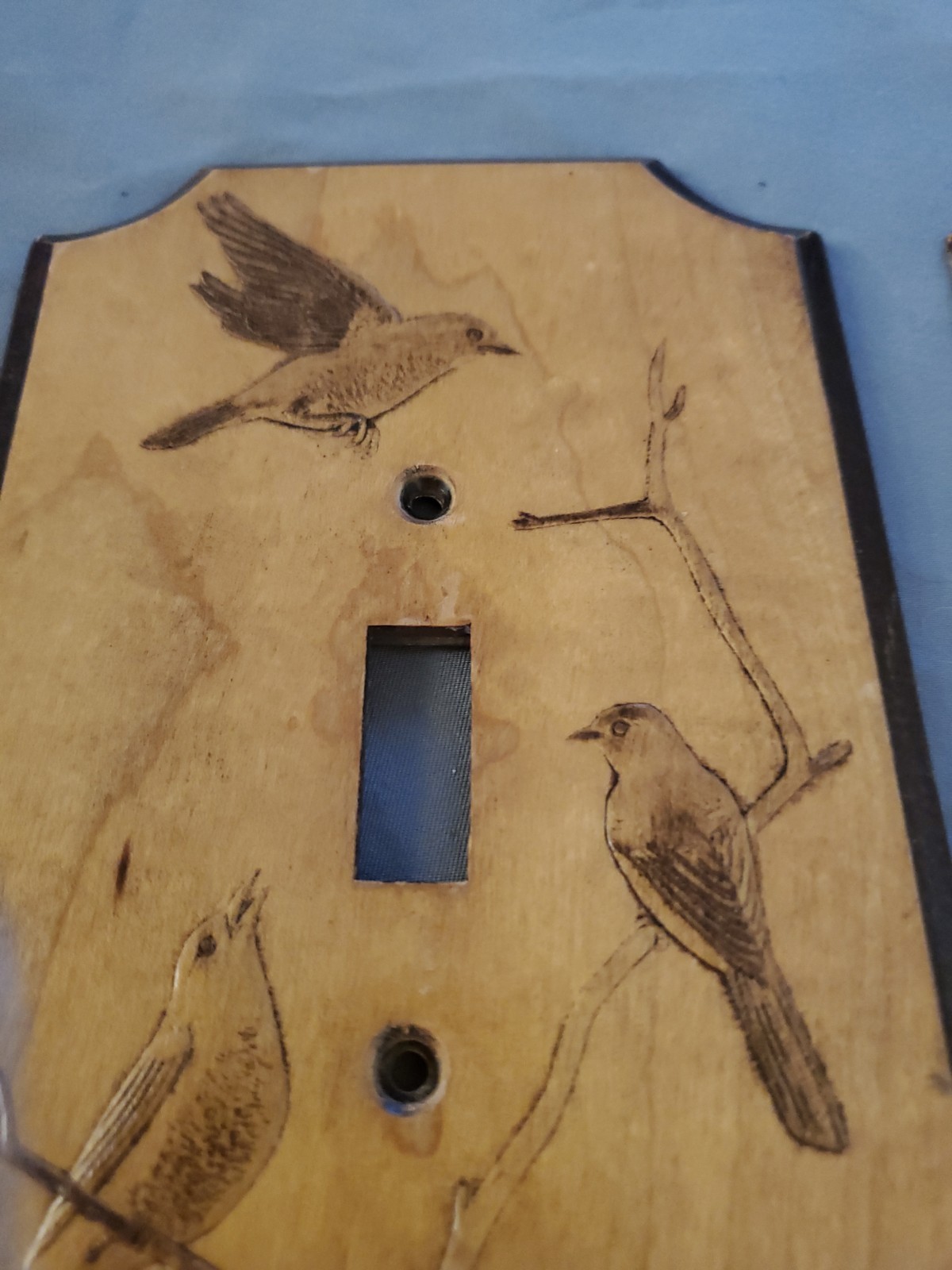 2 Vintage 1977 MCM Wood Song Birds On Branch Single-Light Switch Plate LN