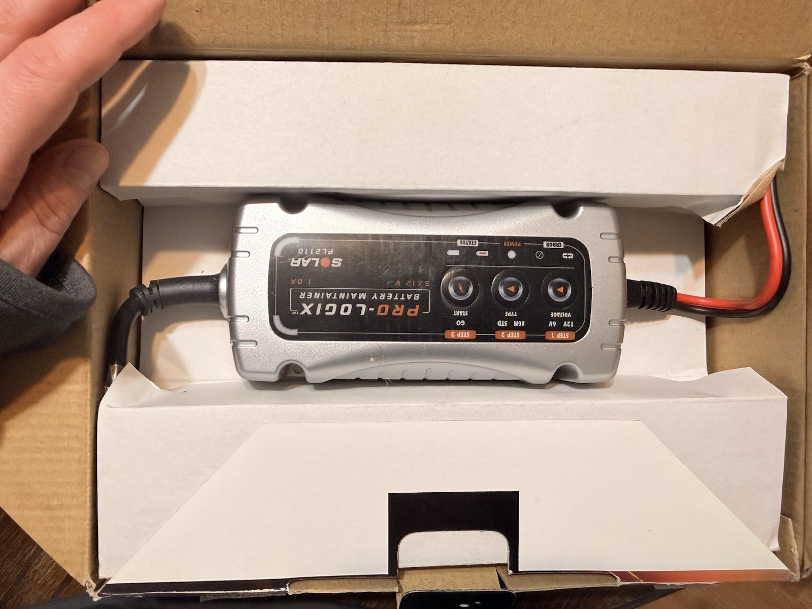 SOLAR PRO-LOGIC PL2110 6/12V 1.0 Amp intelligent battery maintainer