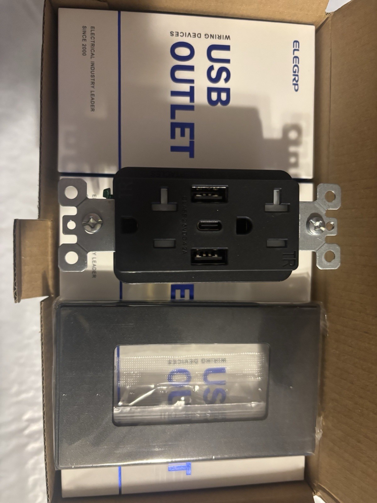 6-Pack ELEGRP 21 Watt (3 USB Chargers) 20-Amp Duplex Tamper Resistant Receptacle