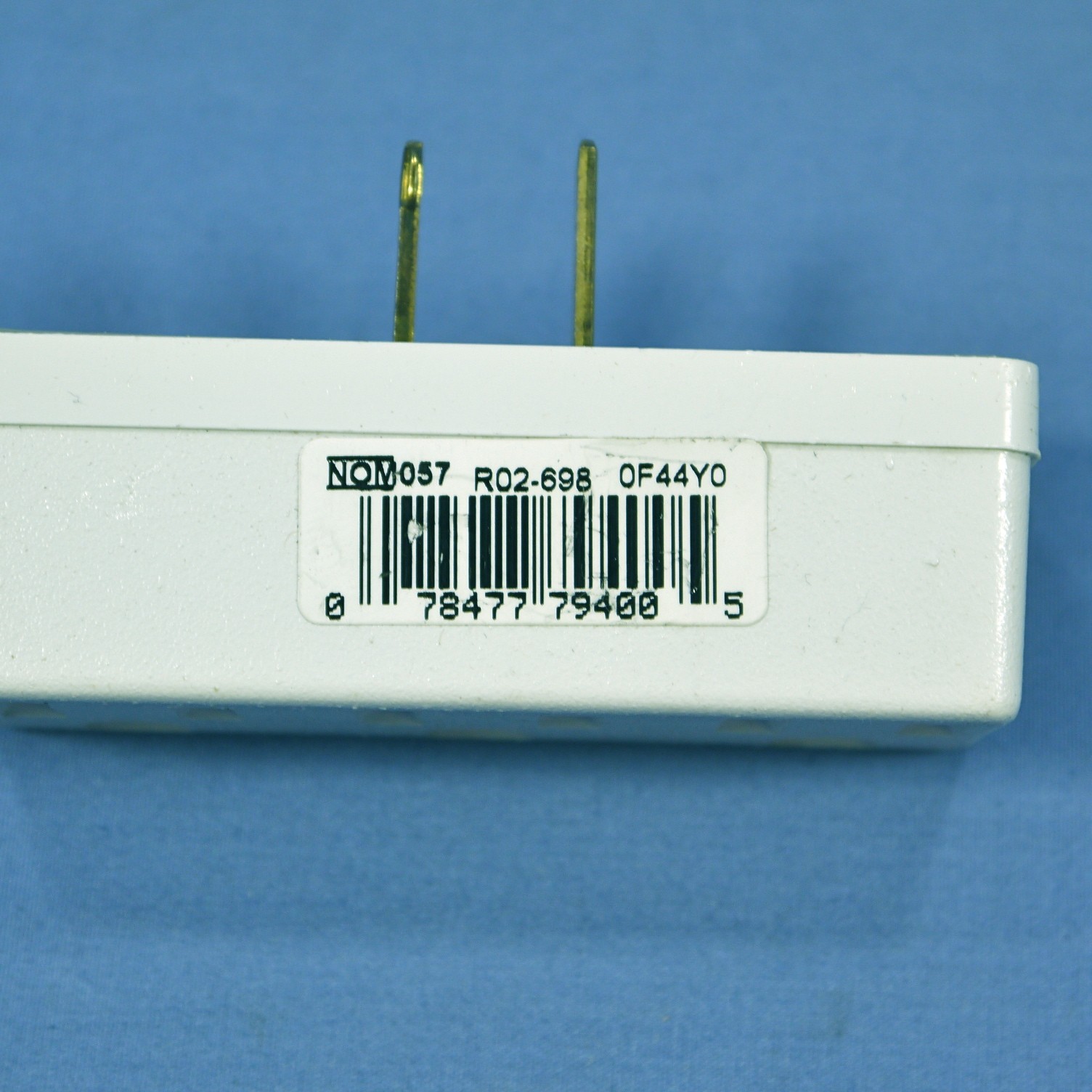 Leviton White Triple Tap Outlet Grounding Adapter Power Splitter 15A Bulk 698-W