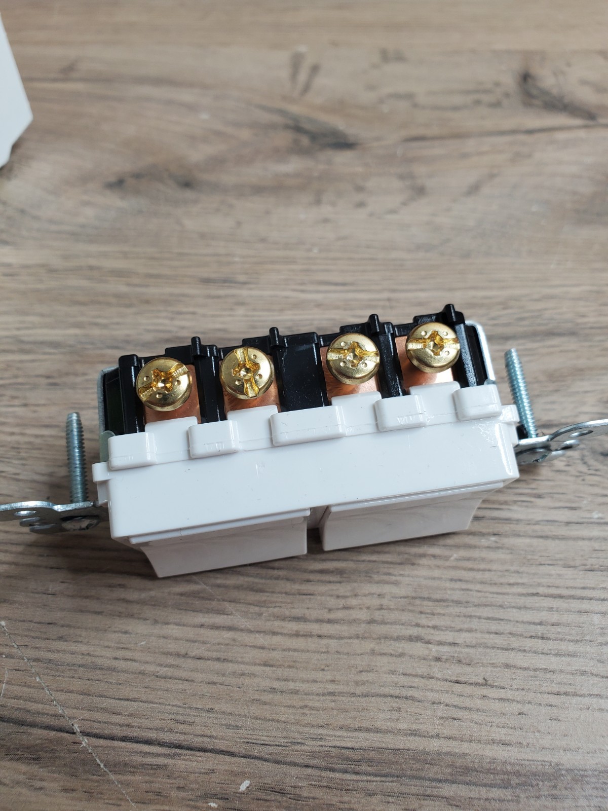 5643-W Leviton-White-Decora-Rocker-Combination-Two-switches 3-way, side wired.