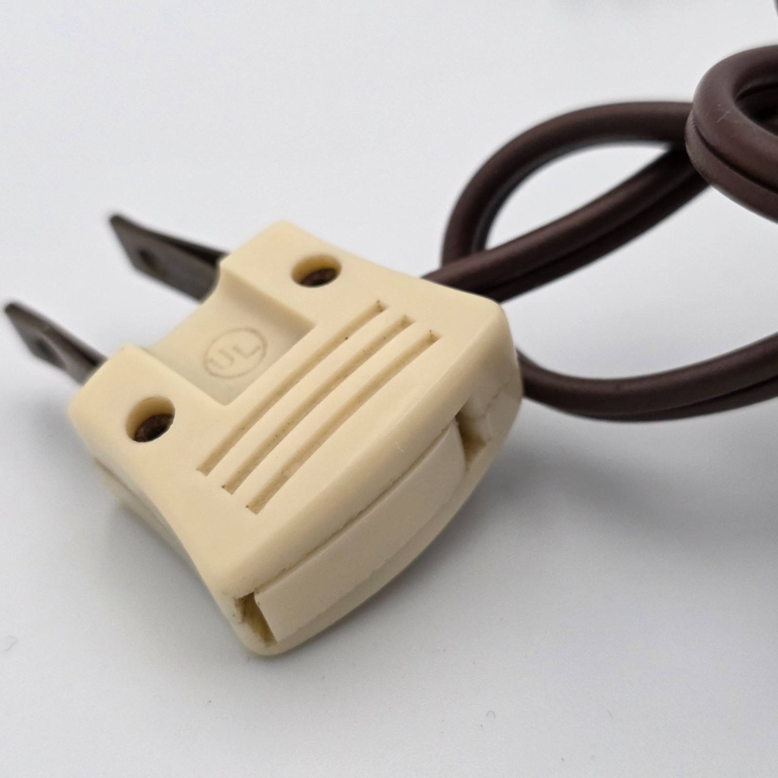 Vintage Plug-In Electrical Cord With Inline On/Off Switch Brown & Ivory UL Liste