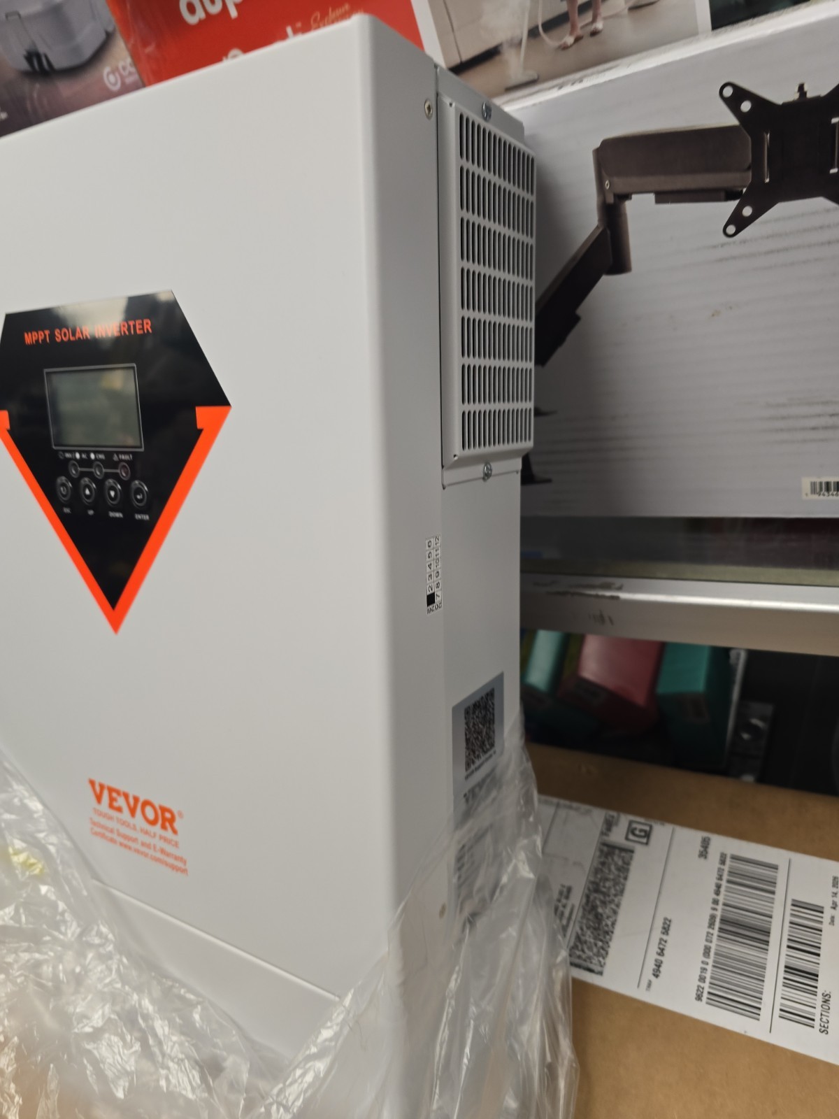 VEVOR Hybrid Solar Inverter, 3000W, All in One Pure Sine Wave Power Inverter…
