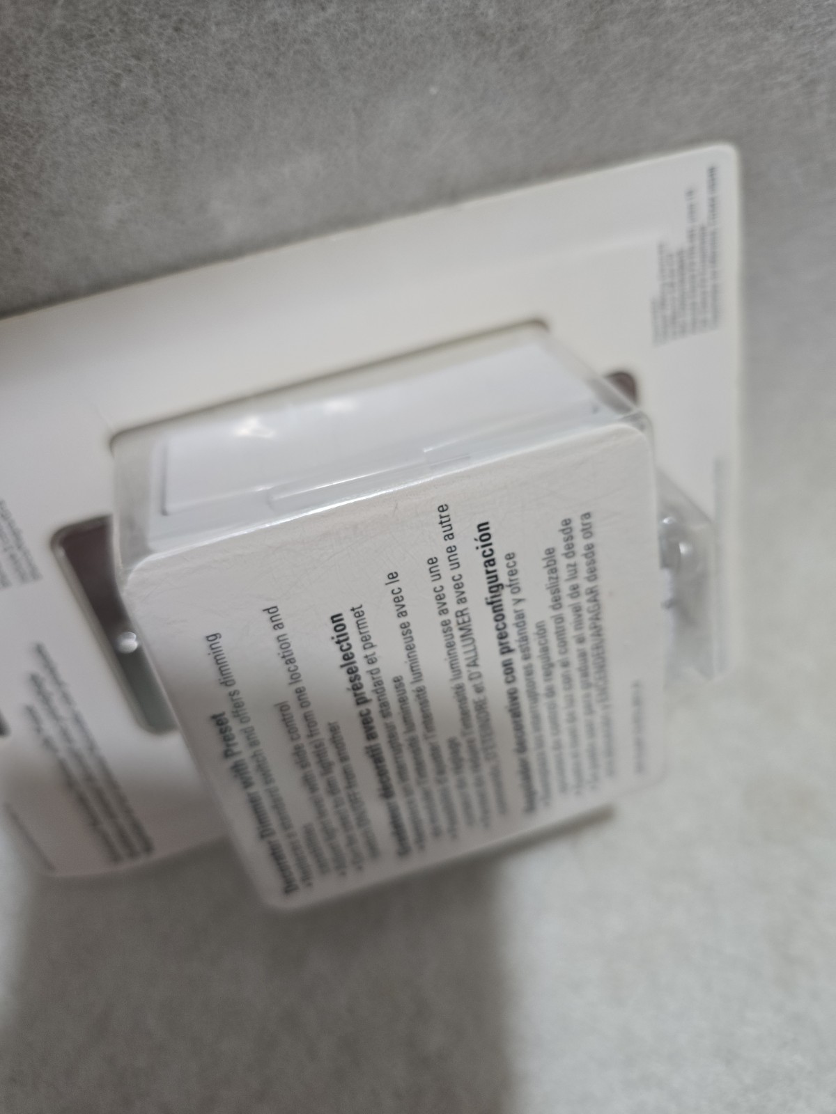 Eaton LED Universal Decorator Dimmer with Preset DUL06P-C5 White/Black/Gray