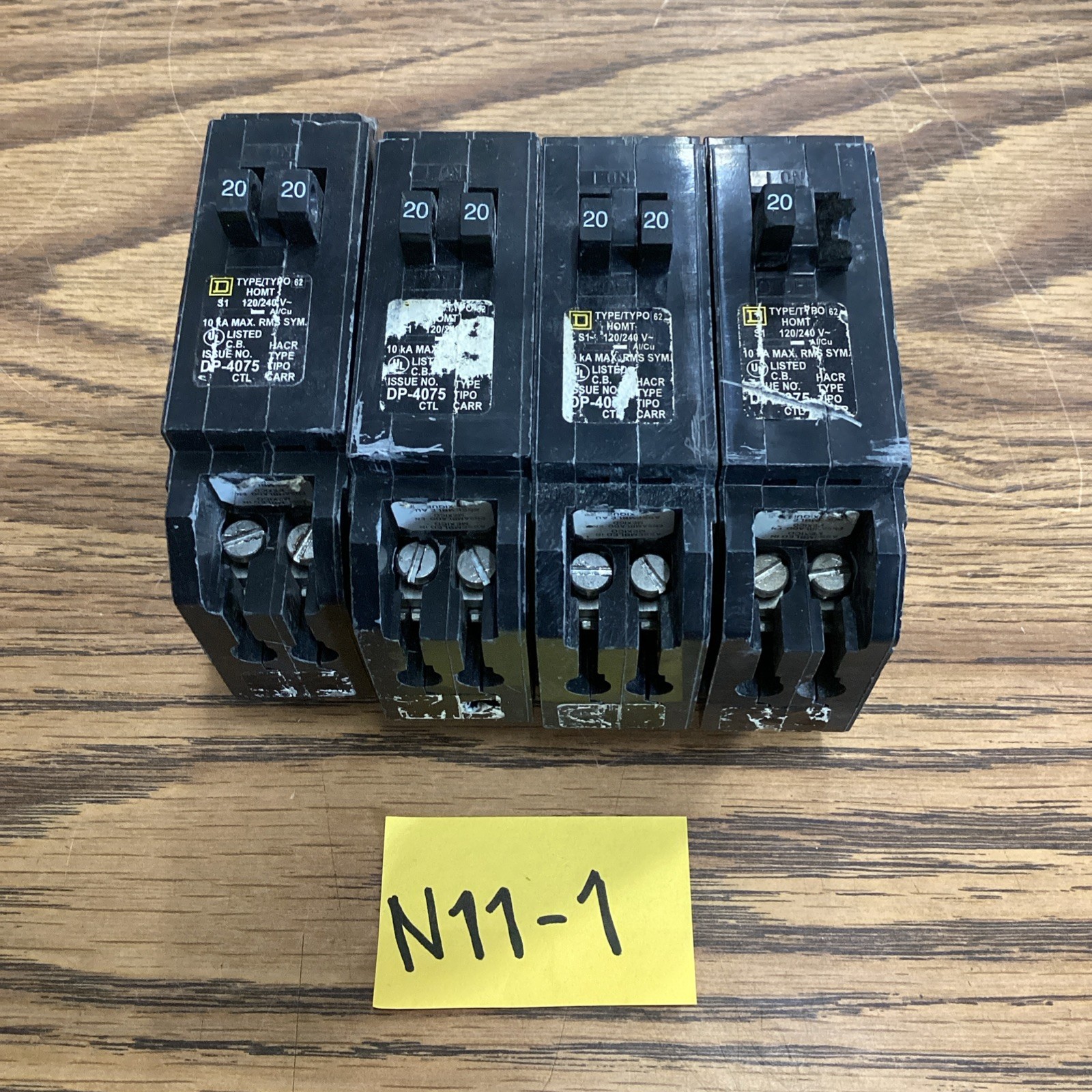 (4)Square D HOMT2020 Two 1P 20 Amp Tandem Circuit Breaker (CHIP SEE PICS) Used🔴