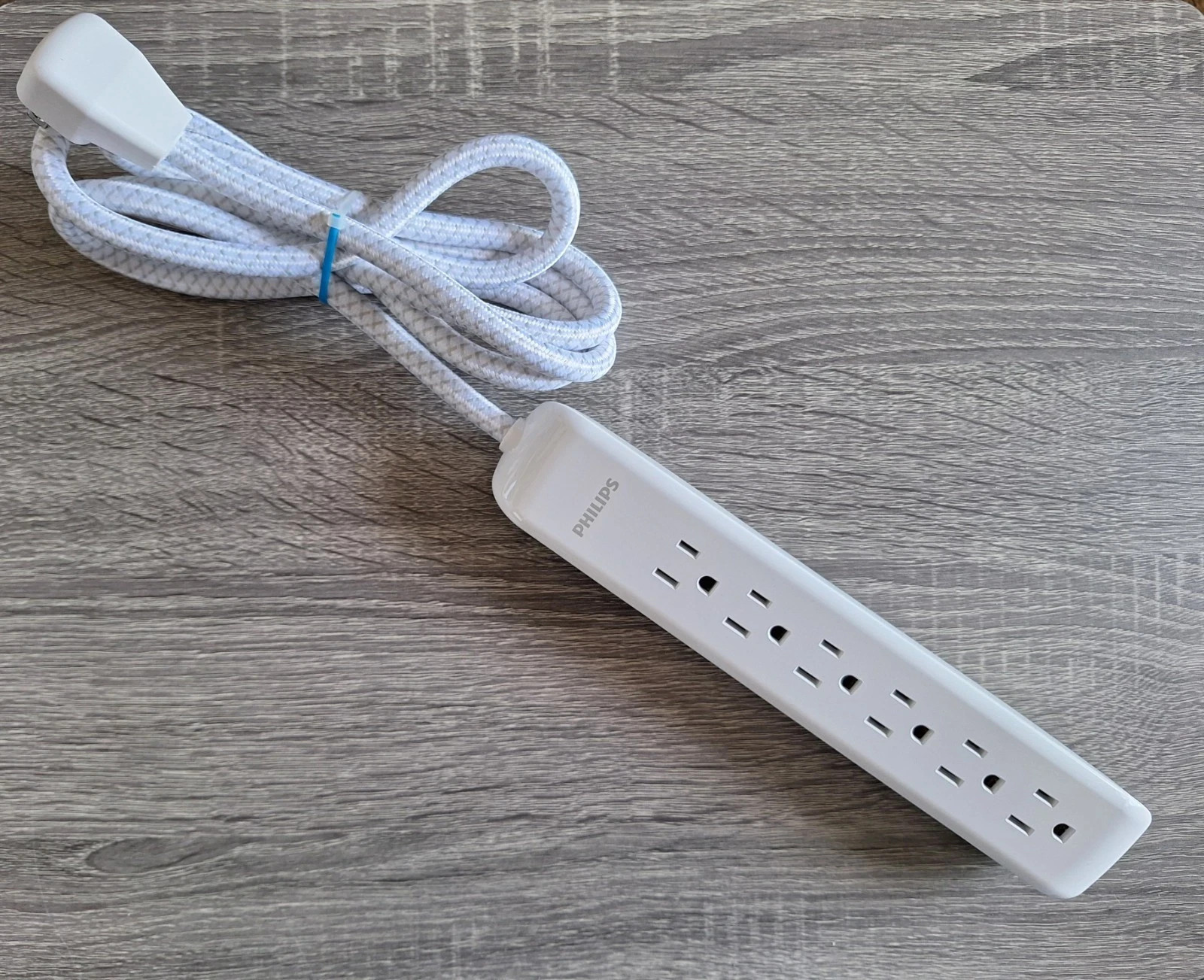 Philips 6-Outlet Surge Protector 1080J White Braided 6ft Cord Power Strip