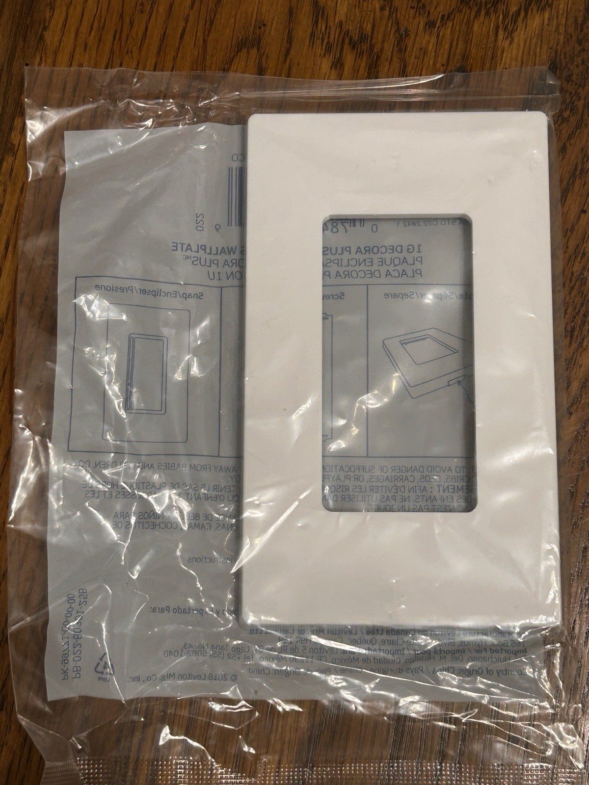 Leviton 80301-SW Decora Plus Screwless 1-Gang Wall Plate White 20-Pack