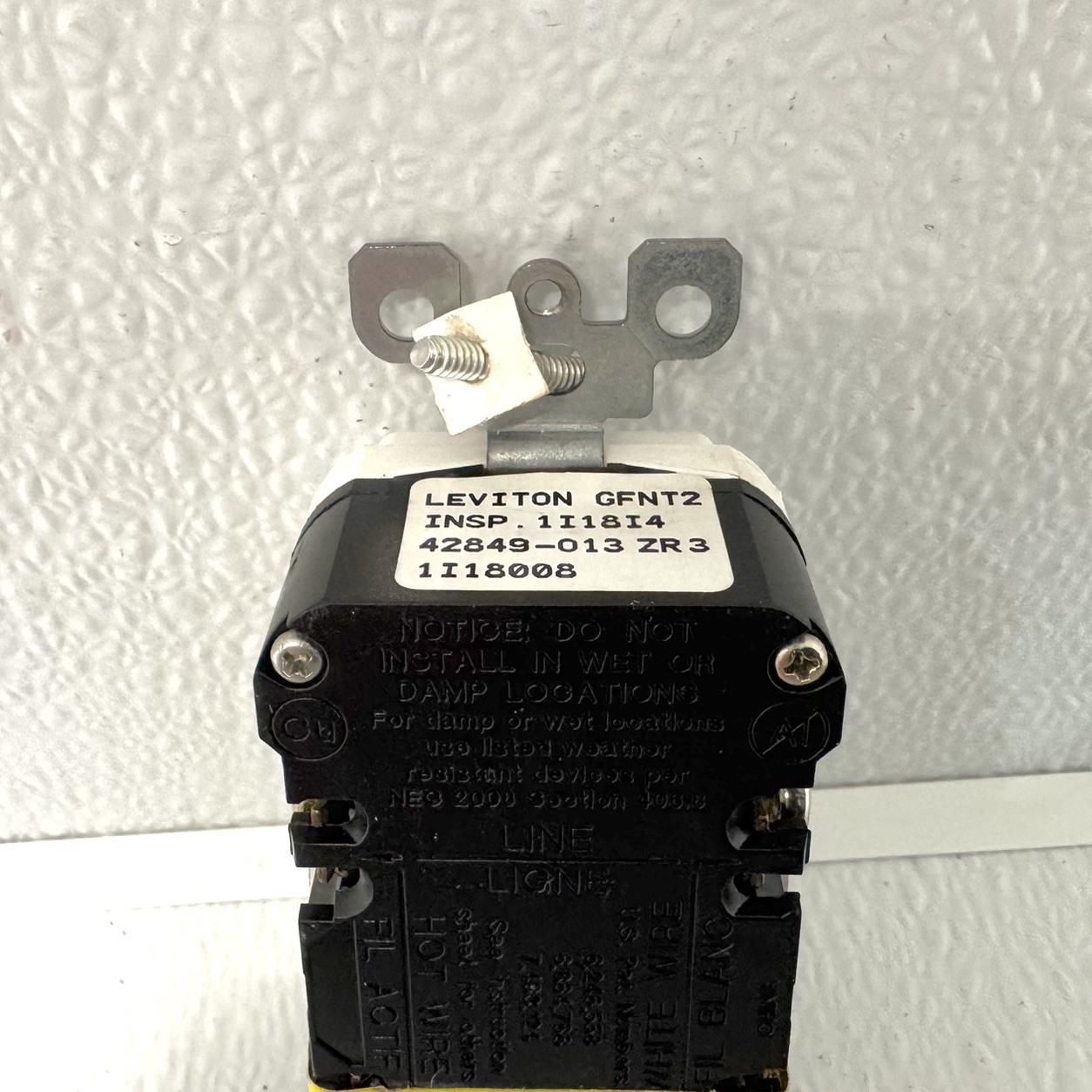 Leviton M42-GFNT2-4W GFCI Outlet