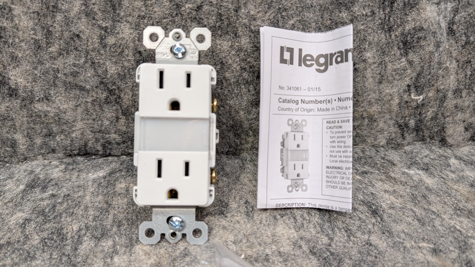 Pass & Seymour Legrand Radiant Duplex Outlets w/Nightlight NTL885TRW 🔥New🔥