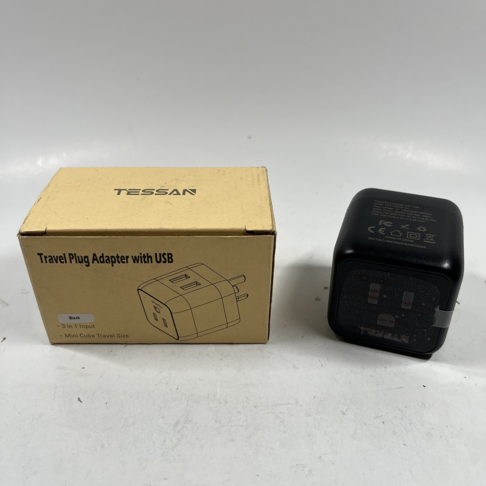 US to AUSTRALIA / NEW ZEALAND / CHINA Travel Adapter Plug With 2 USB
