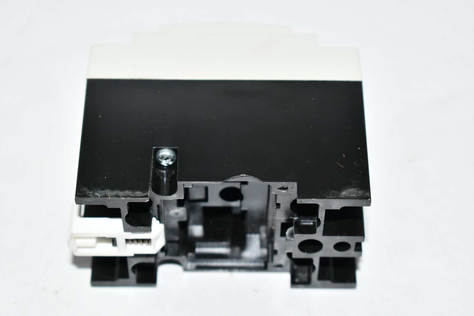 NEW MITSUBISHI NV30-FAU 30A 100-240 VAC Circuit Breaker