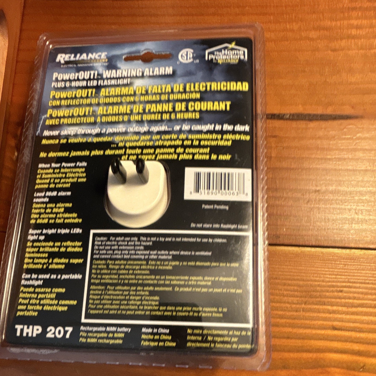 Reliance PowerOUT! Plug-In Power Failure Alarm 6+ Hr LED Flashlight THP207