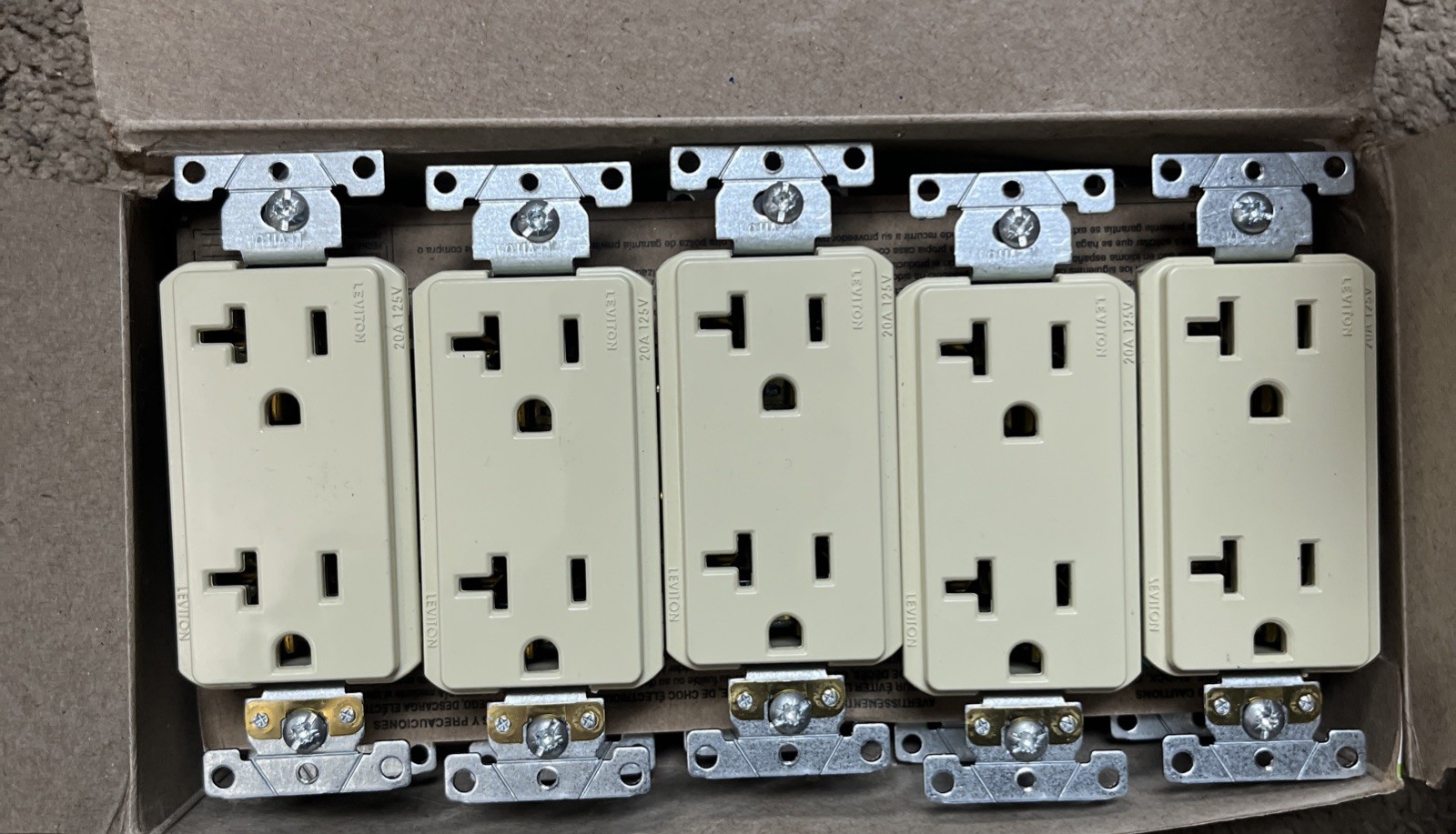 Leviton Decora Plus20Amp 125V Industrial Grade Duplex Outlet/Receptacle,Ivor10PK