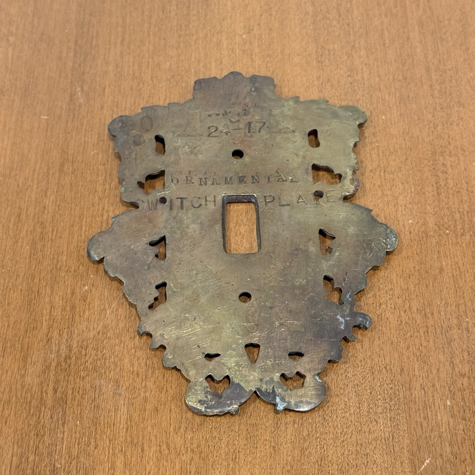 Vintage Virginia Metalcrafters Solid Brass Single Switch Plate Cover VM 24-17