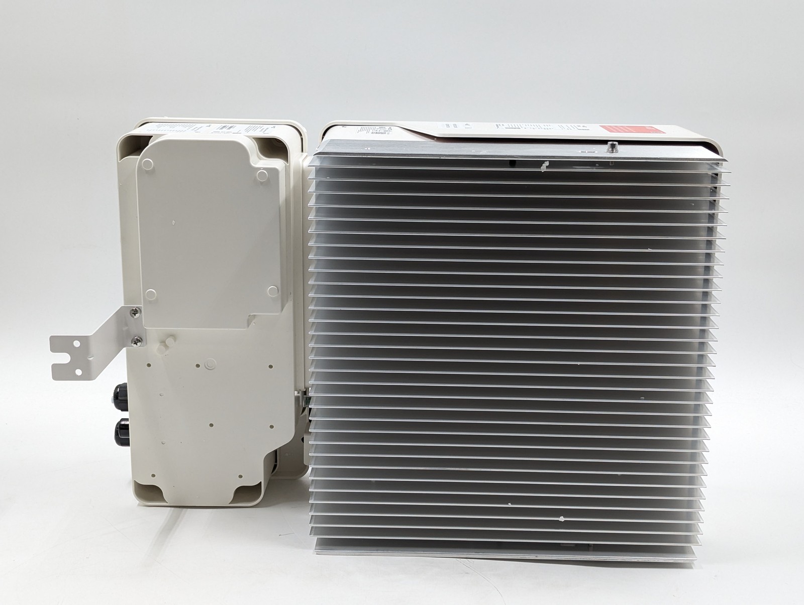 SolarEdge Home Hub Inverter Single Phase 9600W (USE11400H-USSKBEZ8) White