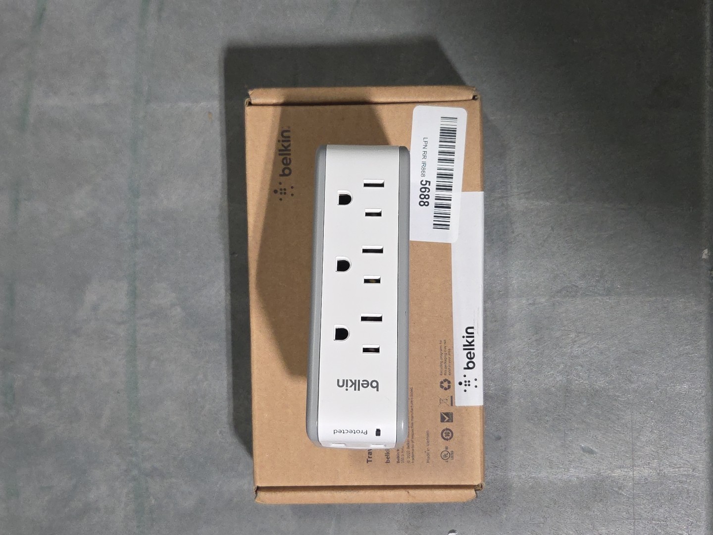 Belkin BST300 Gray & White 3 Outlet Swivel Expander Surge Protector & 2 USB