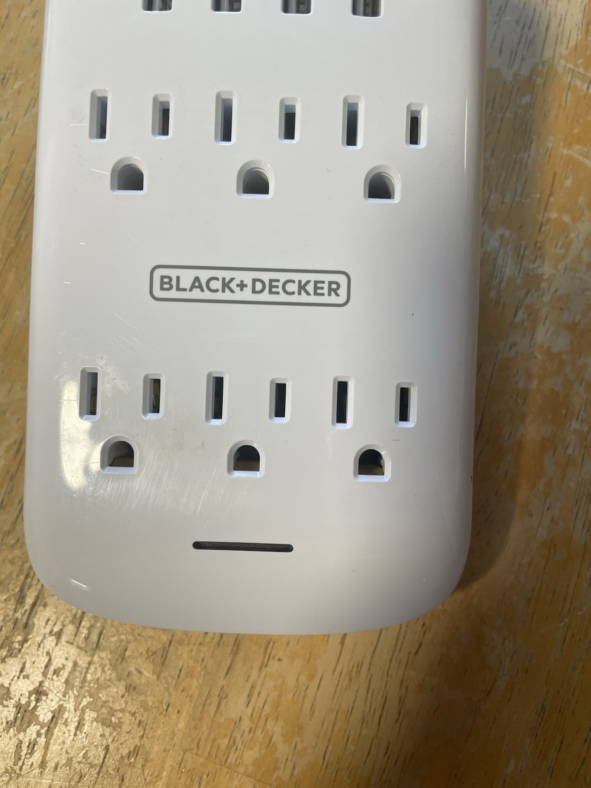BLACK+DECKER White 6 Grounded Outlets Surge Protector with 4 USB Charging Ports